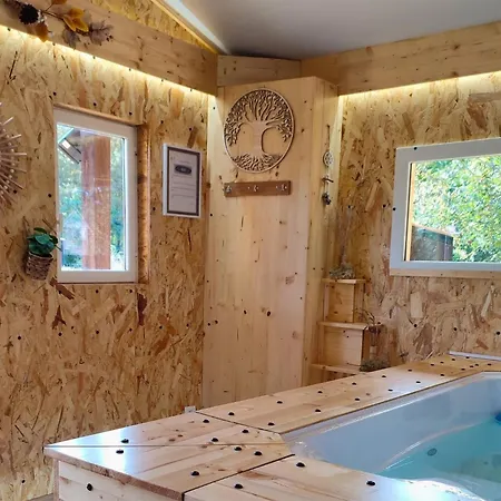 L'escale Sud Gironde - Sejour Romantique Avec Jacuzzi Privatif Et Petit-dejeuner - Piscine - Options Massage, Traiteur Et Brunch Appartement Pompejac